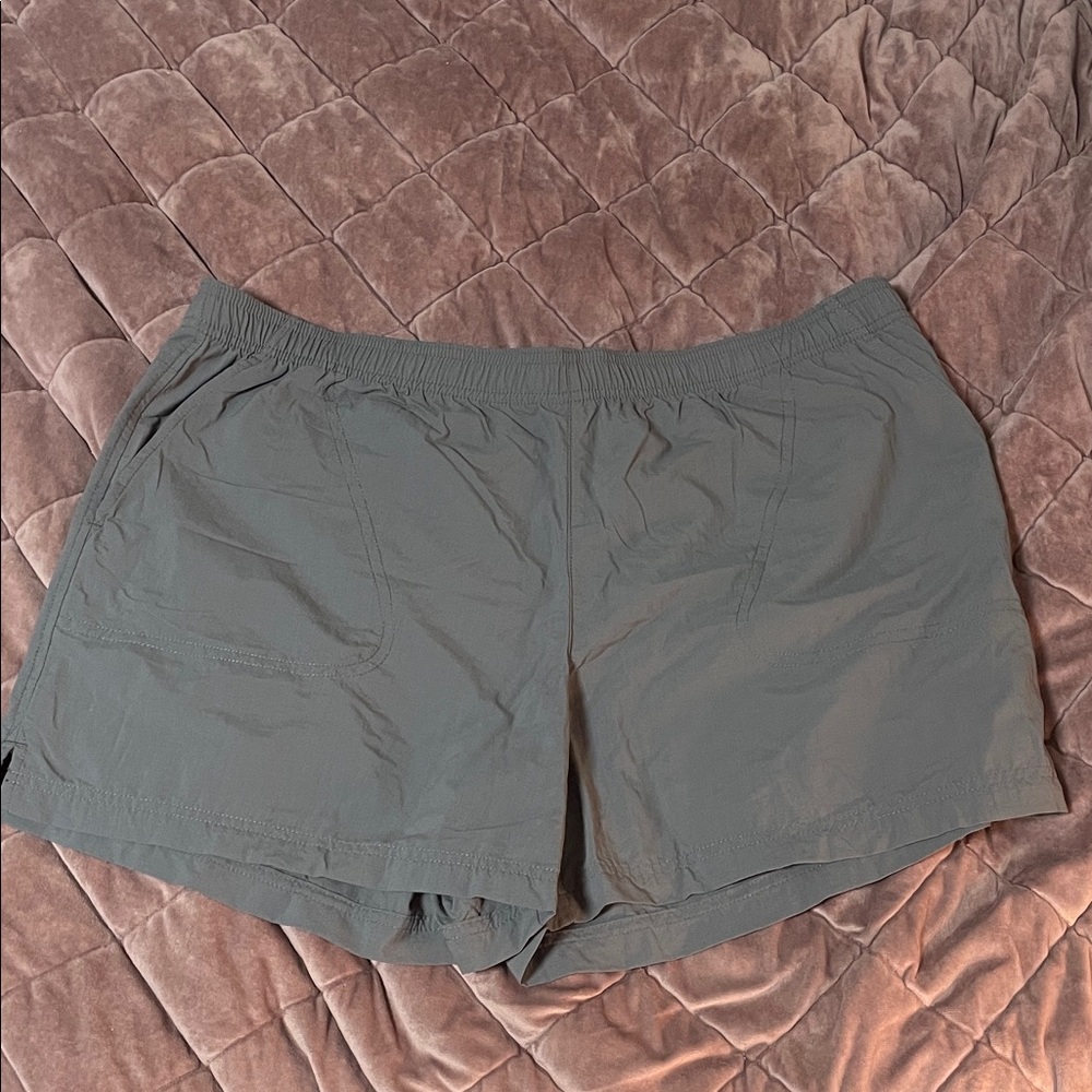 Columbia Gray Women's Shorts